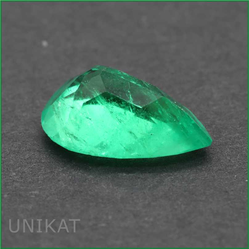 smaragd-tropfenform-naturfarbe-3,60ct.-edelsteinhimmel-topas-edelsteingeschaeft-badtoelz-05